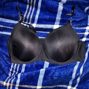Black under wire padded bra new with tags 42 D